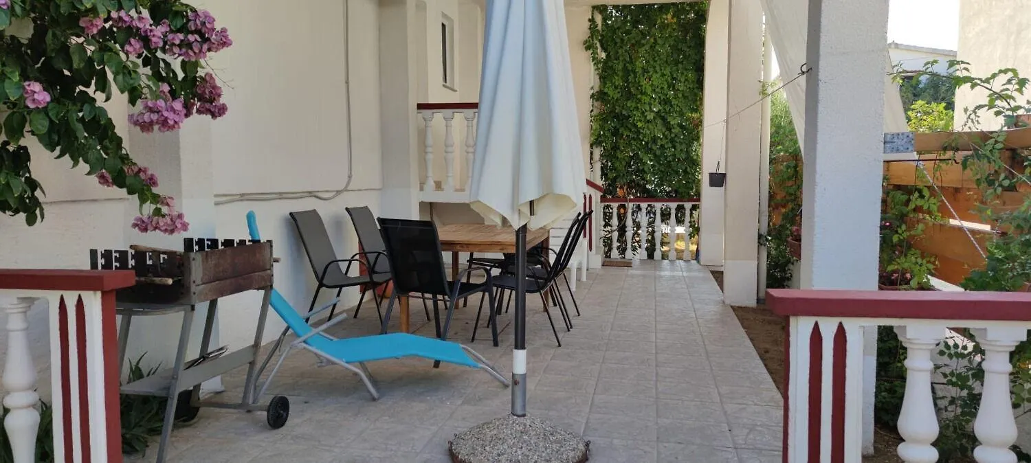 Apartments Pere - Parking And Barbecue Povljana