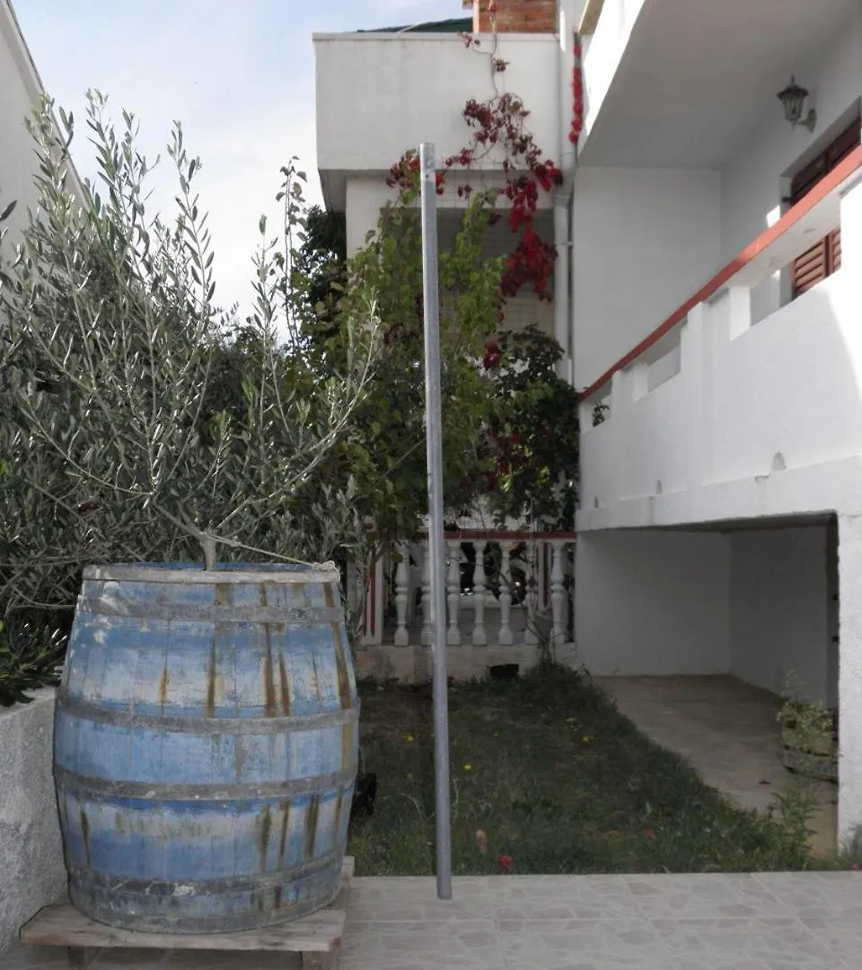 Apartments Pere - Parking And Barbecue Povljana